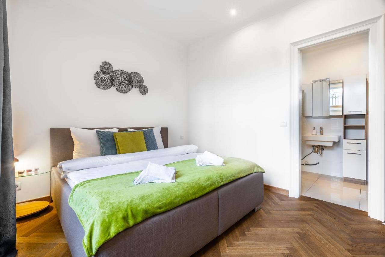 Dlouha Palace - Live In One Of The Best Streets Praga Exterior foto